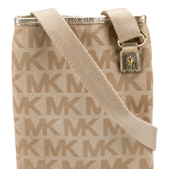 Michael Kors Beige and Gold Messenger Bag - Picture 5 of 9